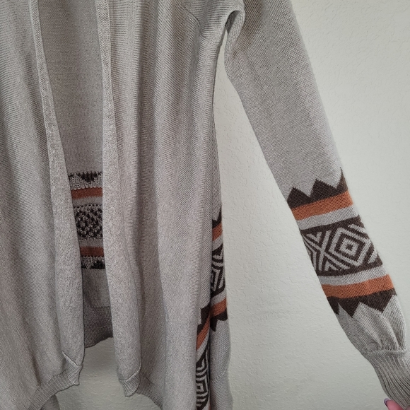 Romeo‎ & Juliet Couture Sweater Womens S Wool Tan Drape Front Open RJ24105 - Picture 2 of 11